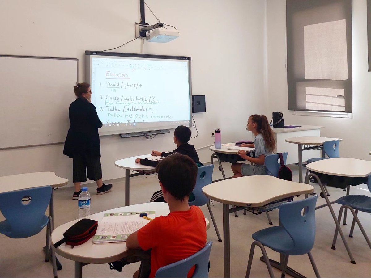 UOGaziemir's tweet photo. Haftasonu da çalışmaya devam.       👩‍🏫⏰️👨‍🏫
8 - 12. Sınıf öğrencilerimizin deneme sınavlarını ve ortaokul öğrencilerimizin ingilizce destek etütlerini gerçekleştirdik. 💜

#uğurokullarıgaziemirkampüsü https://t.co/NWyaOcmxHW