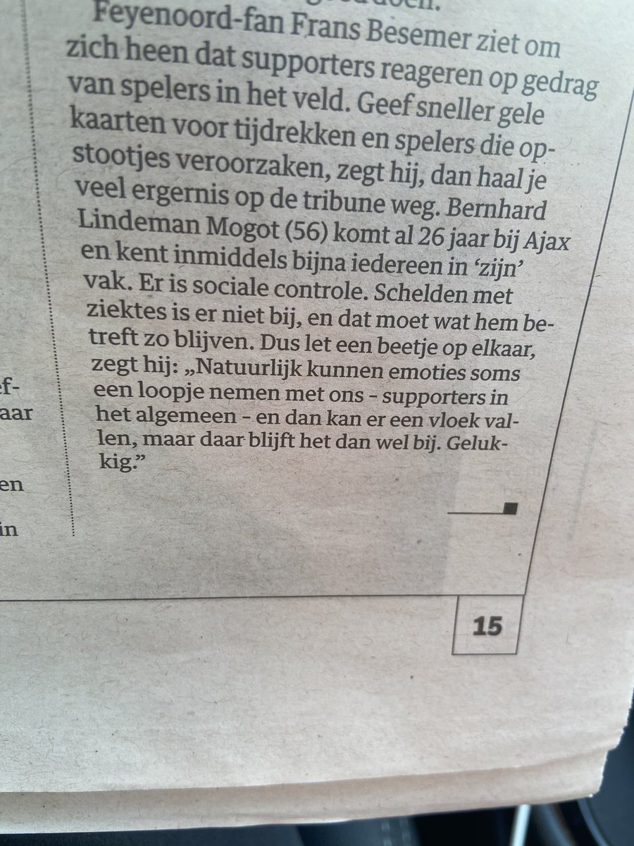 Soms is €5,50 voor krantje uitgeven de moeite waard. Zal het jullie besparen - scheelt weer drankje op terras zo meteen #Ajax #JohanCruijffArenA #StadionInAlgemeen