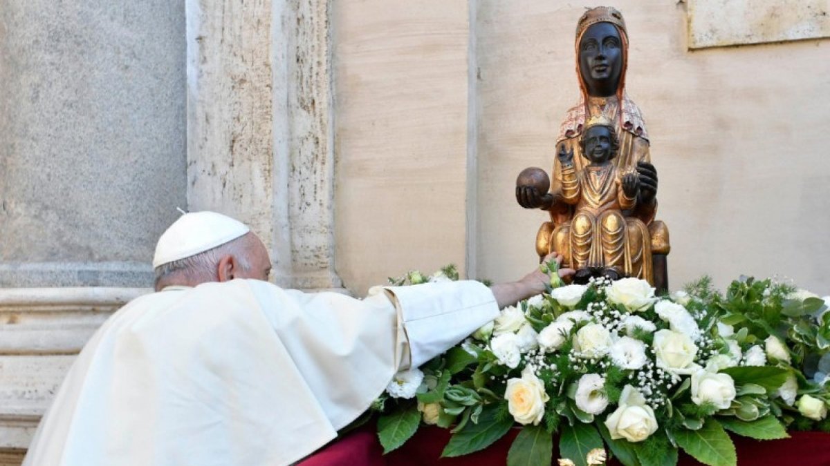 catreligio's tweet photo. Papa Francesc: “Montserrat, amb el món a les mans, convida a la fraternitat universal” https://t.co/DHOqI1yKgj https://t.co/3EjCa02bZP
