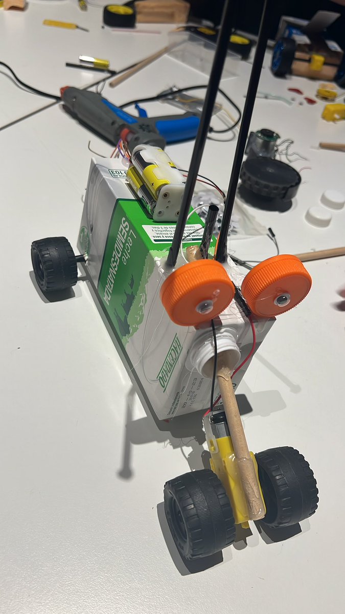 pepegragera's tweet image. Esto solo puedes hacerlo en la #OSHWDem2023