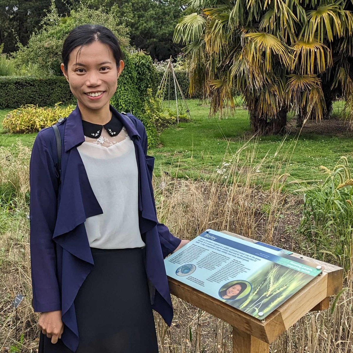 It's my great pleasure to be a part of the team creating a board for the trail at the Botanic Garden to share our research with broader audiences. 🌿