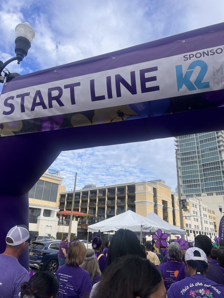 Getting our steps in for such a good cause! 

Let’s make our generation one who sees the first survivor!

#endalz 
#EndAlzheimers