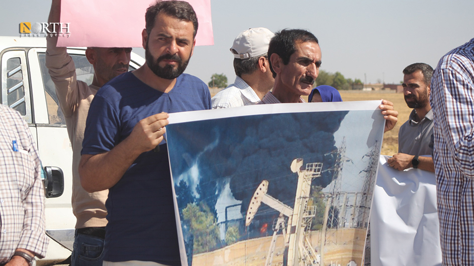 NPA_English's tweet photo. People protest ahead of #US military base in the town of Rmelan, #NE_Syria, denouncing Turkish attacks against the region. #Turkey
#Rmelan – Hawar Habo – #North_Press https://t.co/TwQJYHXvog