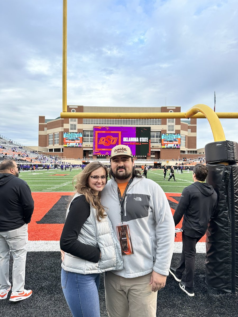 CoachShultzOL's tweet photo. Great Visit at OSU yesterday!! @Coach_Dickey @CoachZAllen #GoPokes @CoachBVignery @CoachH_OL https://t.co/ApqNJUf934