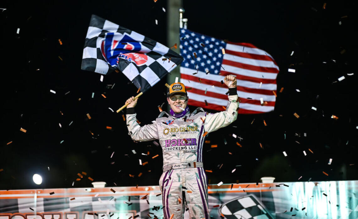 RacingProMedia's tweet photo. LUCKY 13: Bobby Pierce Wins Hoosier Dirt Classic at Brownstown Speedway 

#BobbyPierce #ChrisMadden #TylerErb #WorldOfOutlaws #LateModel #Dirt #Racing #Winner #HoosierDirtClassic #Indiana #BrownstownSpeedway #CASEConstructionEquipment

https://t.co/qcdFpl4hnZ https://t.co/ildaRyYzC9