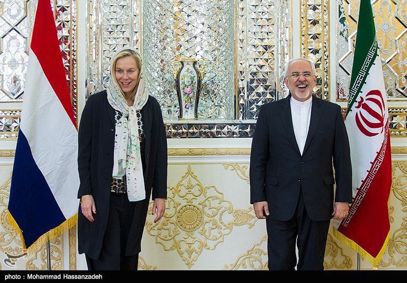 VRAAG DIT VOOR EEN VRIEND…

Heeft Sigrid Kaag al haar afschuw uitgesproken over de mensonterende terreuractie van Hamas gericht tegen Israëlische burgers vandaag?..
Eventueel in haar functie als vicepremier?.. Zal toch wel?… De arme schat… 
Cc: <a href="/SigridKaag/">Sigrid Kaag</a> | <a href="/D66/">D66</a> | <a href="/RobJetten/">Rob Jetten</a>