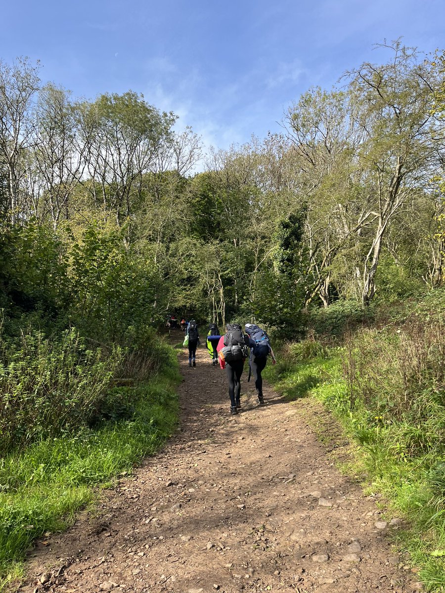 Another beautiful day for D of E walking 🥾🥾🥾 @HanhamWoods @Cabotfederation