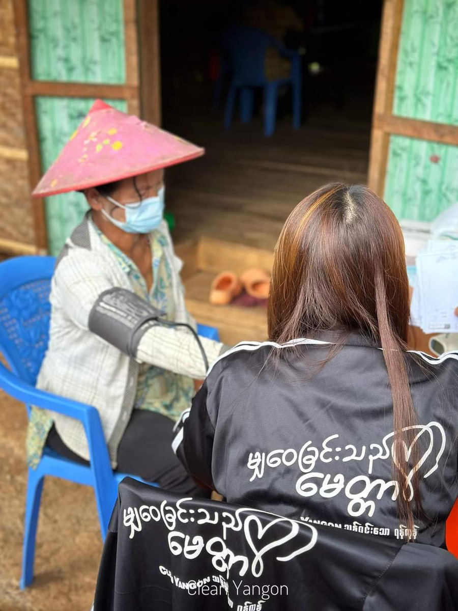 ElinaCHO8's tweet photo. #CleanYangon has been giving a proper medical treatment and medicines to the IDP civilians in an IDP village in #Demoso , #Karenni state.
#HelpMyanmarIDPs
#2023Oct7Coup
#WhatsHappeningInMyanmar https://t.co/J3Semhu61u