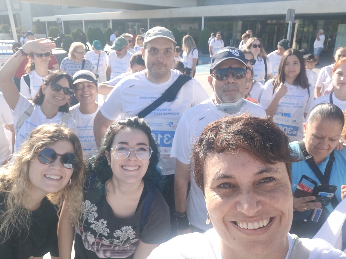 Carrera y marcha del 50 aniversario del Hospital 12 de Octubre. Participando con nuestros pacientes de Rehabilitación Cardíaca . Un placer verlos terminar la marcha. 🏃‍♀️🏃🎽👟🌳🏥👩‍⚕️🩺🌺😍 <a href="/SORECAR_es/">SORECAR</a> <a href="/SERMEF_es/">SERMEF</a> <a href="/Cardio_H12O/">Servicio Cardiología Hospital 12 de Octubre</a> <a href="/UAI_imas12/">UAI_imas12</a> <a href="/Juan__Izquierdo/">Juan Izquierdo García</a> <a href="/JavierdeJuan1/">Javier de Juan</a> <a href="/Noelia_nurse/">Nde la Torre</a>