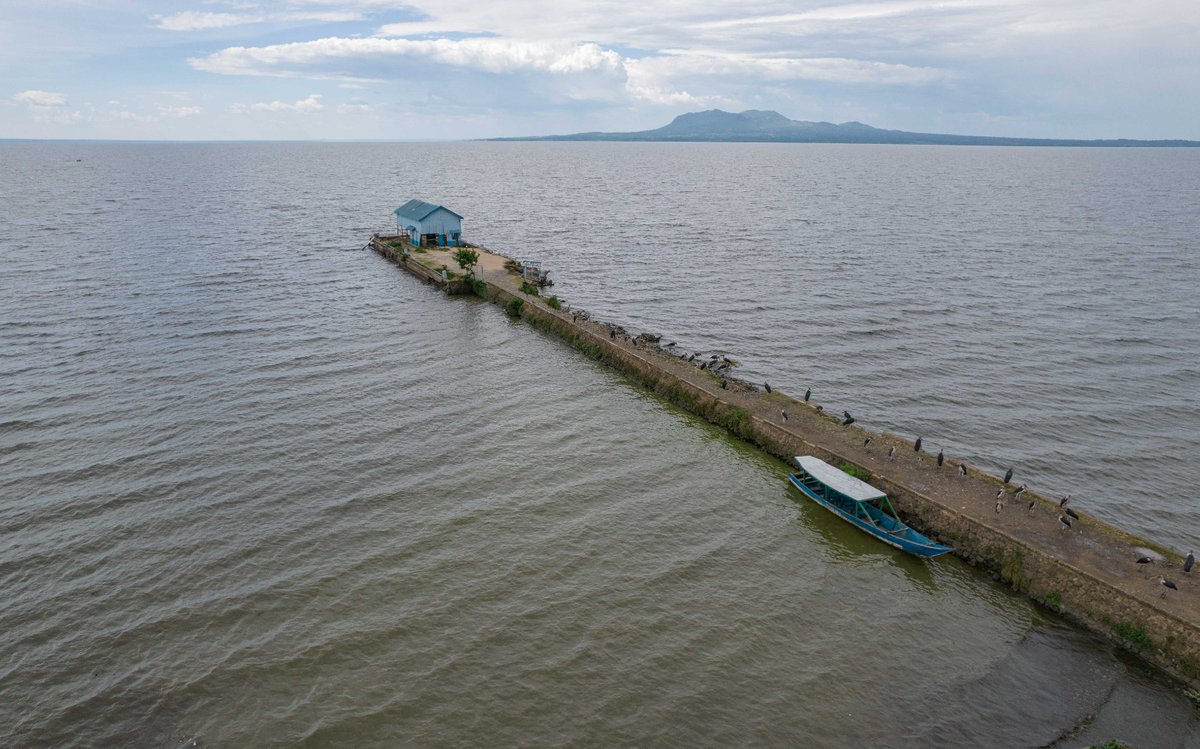 WilliamsRuto's tweet photo. Homa Bay Pier will reconnect Kisumu, Entebbe, Mwanza and other strategic towns along the edges of Lake Victoria, thereby support fishing in the area and expand intra-East African trade. This will create more jobs, generate wealth and increase economic opportunities for the people in the region.