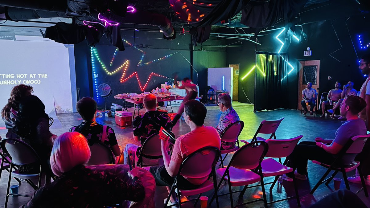 SpayseStudios's tweet photo. Birthday party at @spaysestudios #spaysestudios #birthdayparty https://t.co/LLISma2idL