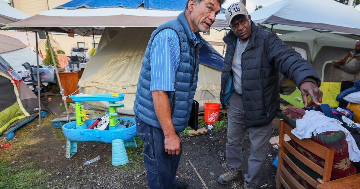 Federal, state, local officials look to help homeless migrants in Tukwila #seattle reddit.com/r/SeattleWA/co…