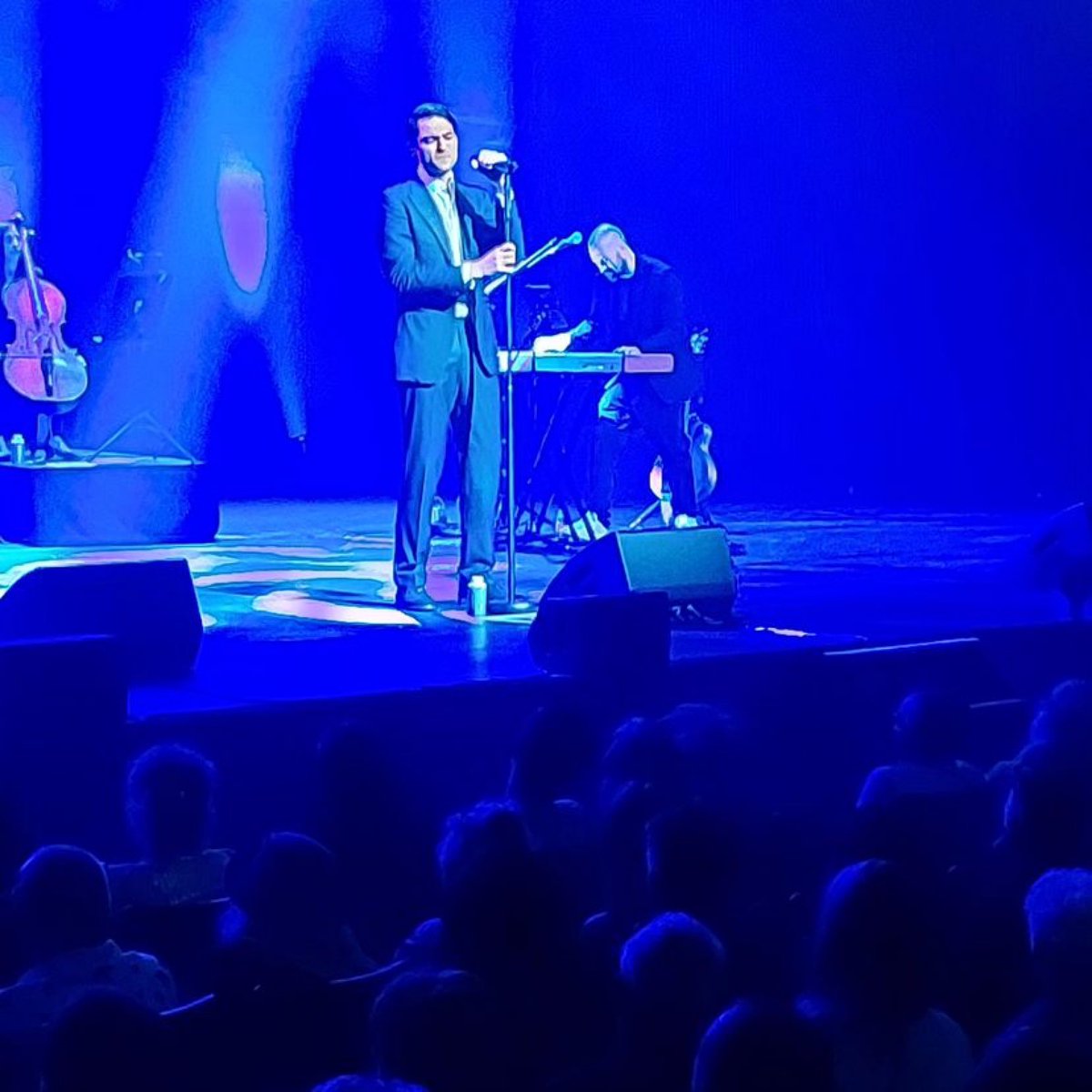 mateobocellifan's tweet photo. @use #Repost @atuitert8253
・・・
Wat een geweldig begin van het weekend. Concert van Matteo Bocelli in Carré. Echt genieten #amsterdam #carré #zoonvan #vaderdagcadeau #matteobocelli https://t.co/10HfZOLUrt