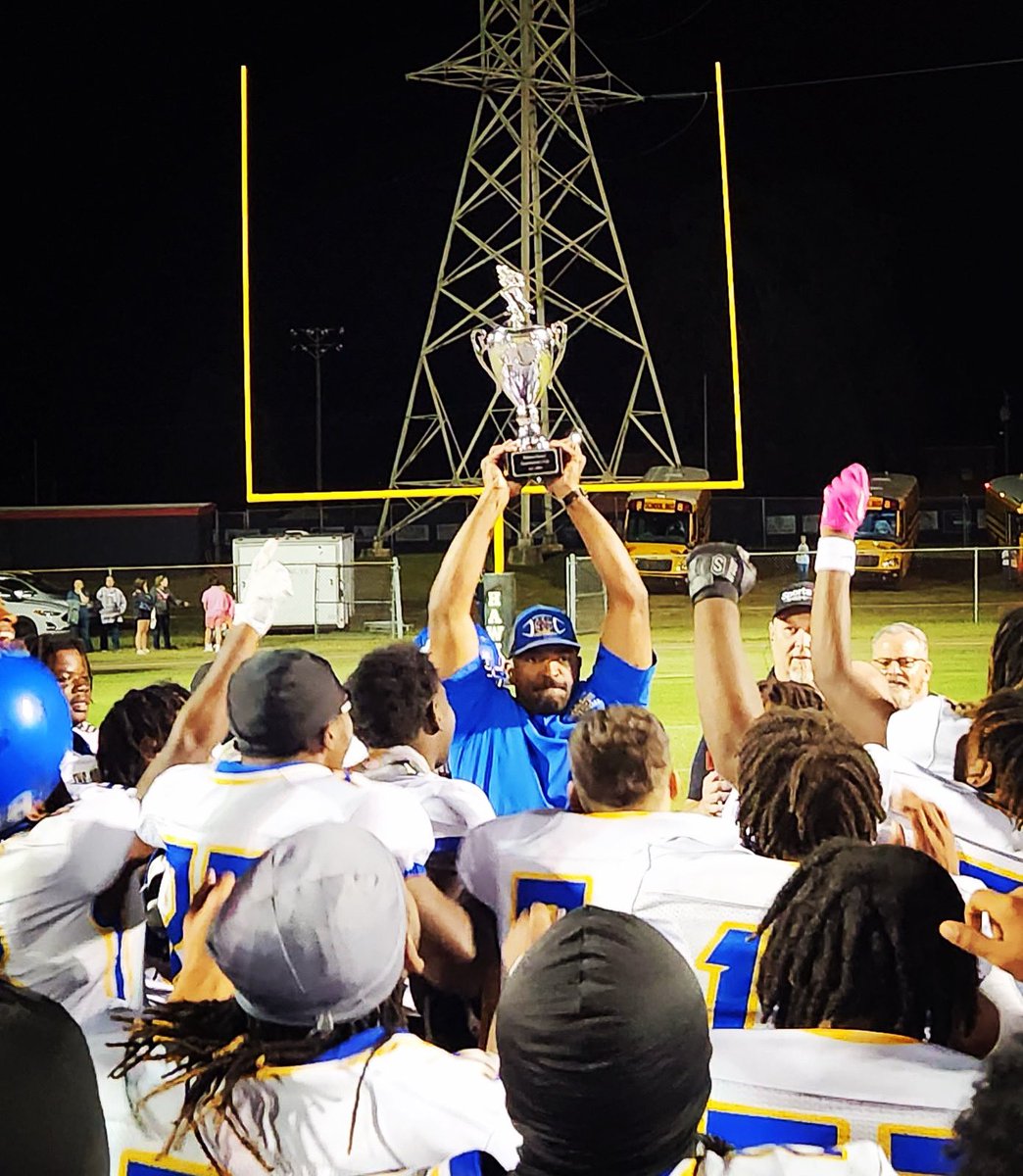 WoodrowLoweJr's tweet photo. It is back on the Reservation! Our boys did not quit and fought for 4 quarters! It was a total team effort! I am a super proud Coach! https://t.co/tQwG9GeUes