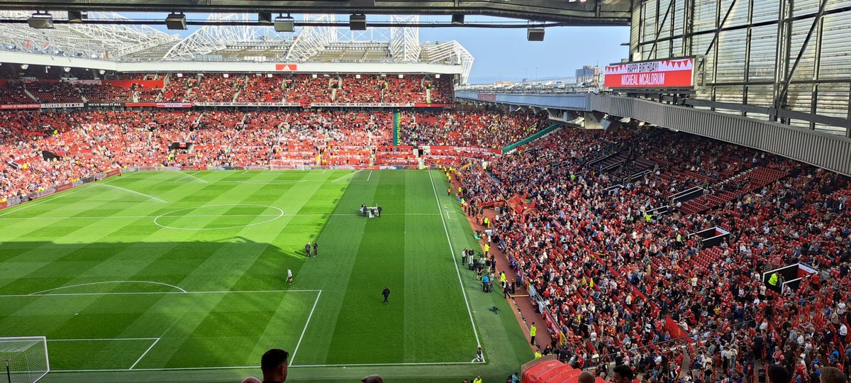 frano0510's tweet photo. Come on the reds https://t.co/goeoFIJ8yZ