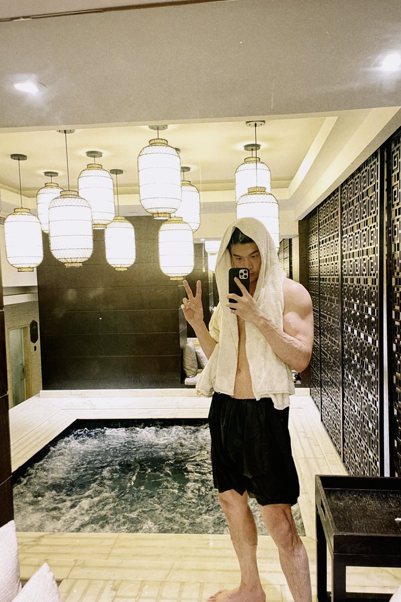 _bigmatthewww's tweet photo. Spa date with myself💦 https://t.co/xmUa1e4lAT
