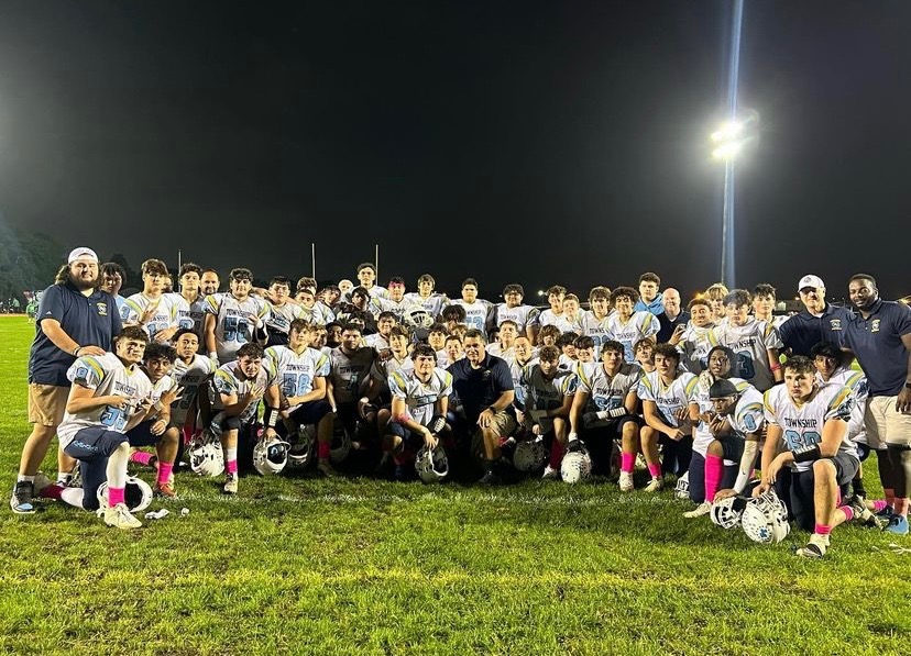 FTHSfootball's tweet photo. Great team win for the Patriots. Township 27 Brick Township  26 #1BEAT Who Do We Play For.......TOWNSHIP https://t.co/JRbaoyPaKo