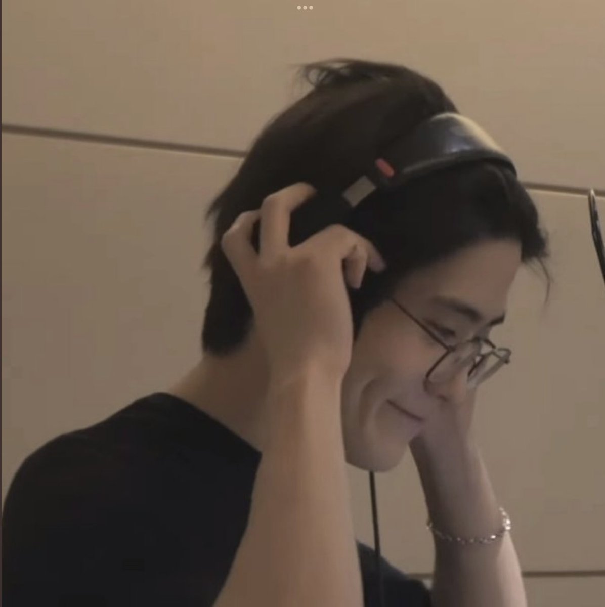 丽 ❤︎ ≽^•⩊•^≼🧋 tweet media