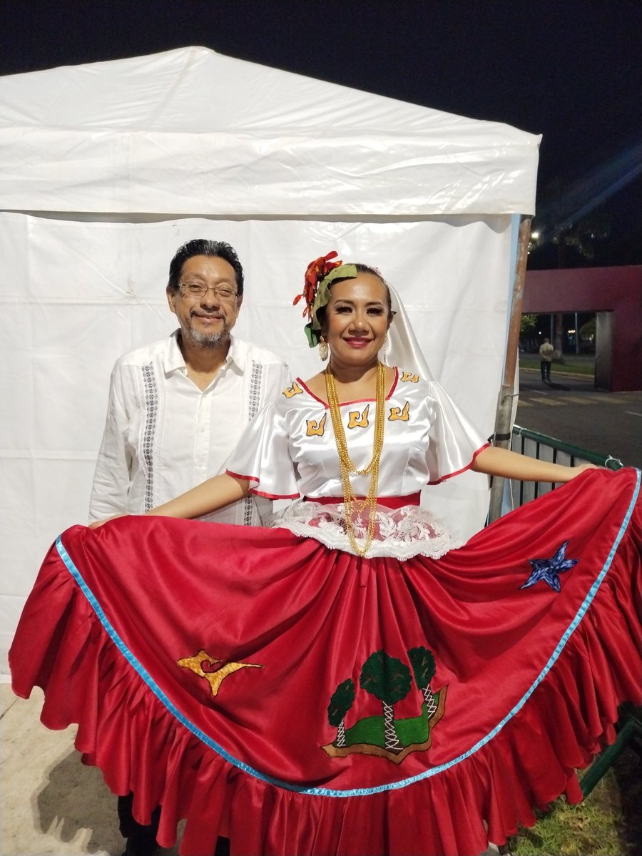 <a href="/omaralpuche/">omar alpuche leal</a> <a href="/LoriaNaidelyn/">Naidelyn Loria</a> <a href="/dafnheed/">Dafnhee del carmen</a> <a href="/DianaEstefanaC6/">Diana Estefanía Coronado Ruíz</a> <a href="/loriaedilbertoo/">Edy Loria</a> <a href="/RebecaTem/">Rebeca</a> <a href="/AmilcarLopezNoh/">Amilcar López Noh</a> <a href="/nellymercedes5/">Nelly Aguiar</a> "Ser hijos de #QuintanaRoo es sentir orgullo por su pasado, trabajar con ahínco en el presente y heredar un  mejor futuro a todos los que forman parte de este gran y bello Estado."
<a href="/omaralpuche/">omar alpuche leal</a>
<a href="/chetubien/">Comunidad Chetubien</a>
<a href="/egresadostec/">Asociación de Egresados del ITCH, A.C.</a> <a href="/arquitecto_mx/">Victor Sánchez Ruz</a> <a href="/LigiaSierraA/">Ligia Sierra Aguilar</a>
<a href="/egreteccancun/">Fundación de Egresados y Amigos del TecNM</a>
<a href="/enriqueoyromero/">Enrique Oy Romero</a>