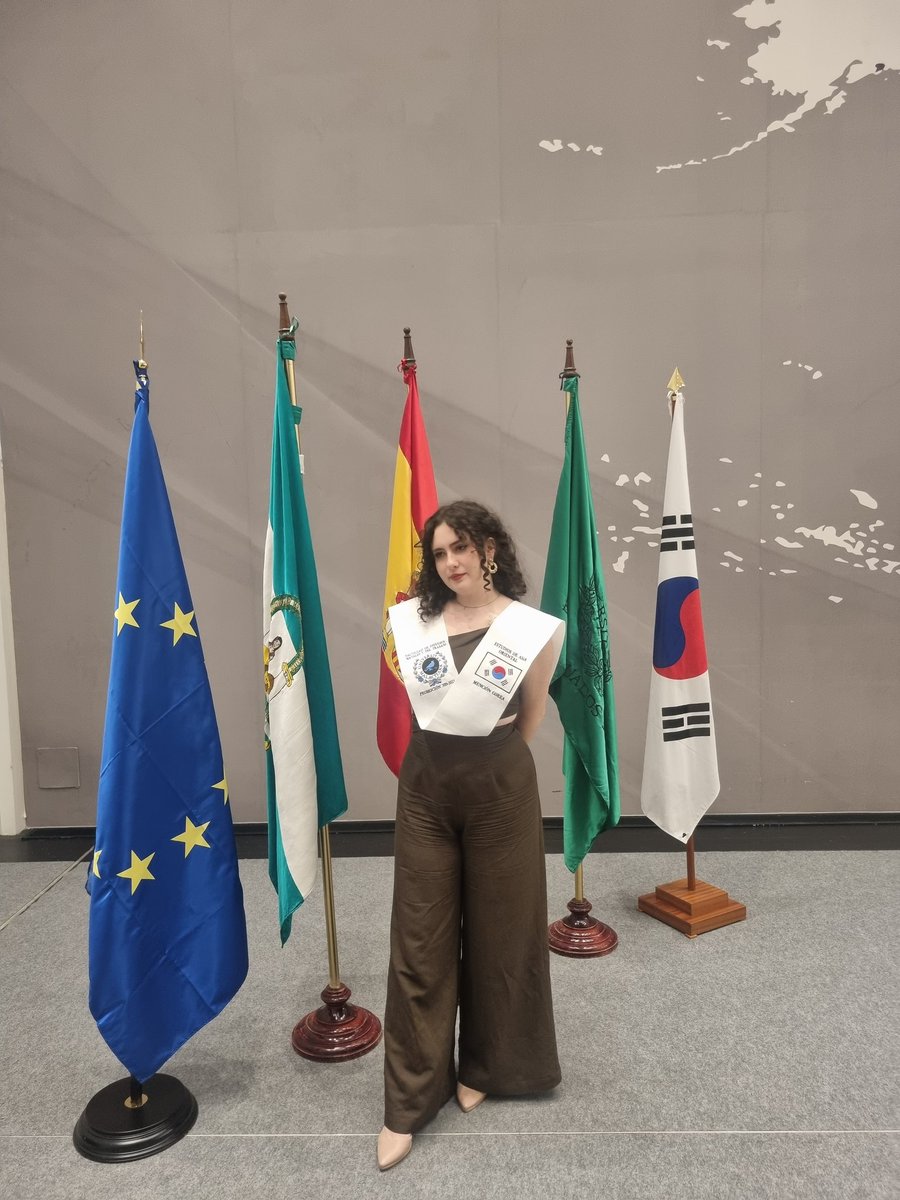 iChair_'s tweet photo. Cerrando etapas 🎓 

Byebye UMA https://t.co/0HVAHPV8Mo