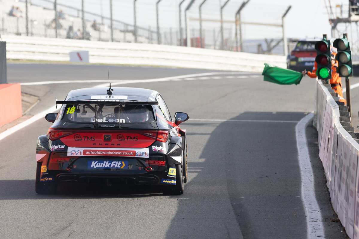 The sun is shining for the final qualifying of the season is underway. You can watch the action LIVE on ITV's Youtube channel. ☀

Watch here: youtube.com/watch?v=7cLfTl… 📲

#TeamHARD #BTCC #SeasonFinale