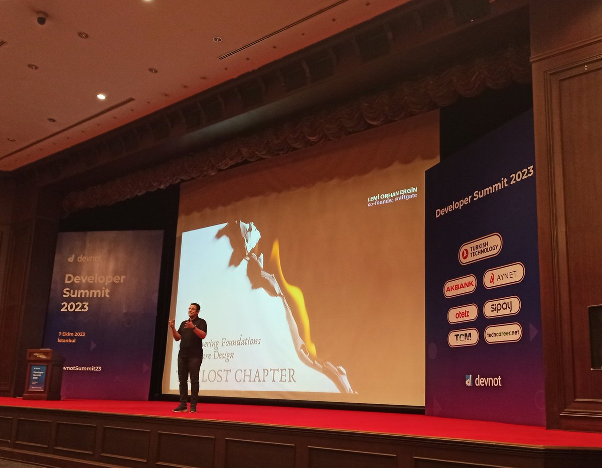 yazilimcikisi's tweet photo. Lemi Orhan Ergin, Eser Özvataf, Ahmet Pirimoğlu ve Emre Hızlı
Öğleden sonra sunumları 🥳
#devnotsummit23
@lemiorhan @ahmetpirimoglu @eser @hizliemre26 https://t.co/3c9UObNGi8