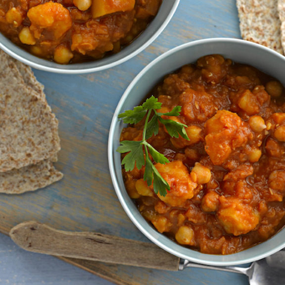 vegsoc's tweet photo. Comforting Lentil and Tomato Dahl with Wholemeal Roti Bread https://t.co/i4h5B9vexI perfect for  #curryweek and a Saturday evening. https://t.co/o1ekrImltc
