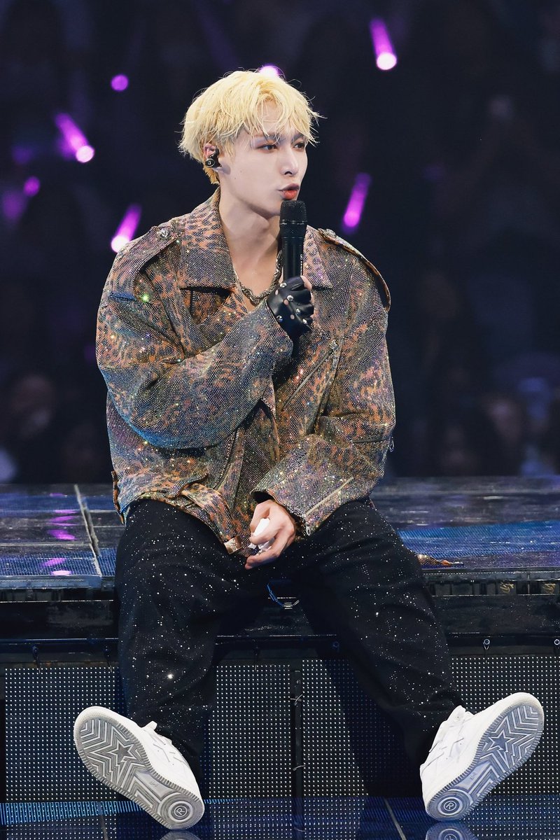 من عاشق این مرتیکه کیوت و دوست داشتنیم🥺🤏
#GRANDLINE3inSH_Day2
#2023LAYDAY
<a href="/weareoneEXO/">EXO</a> <a href="/layzhang/">Lay Zhang</a> <a href="/lay_studio/">Lay Zhang Studio</a>