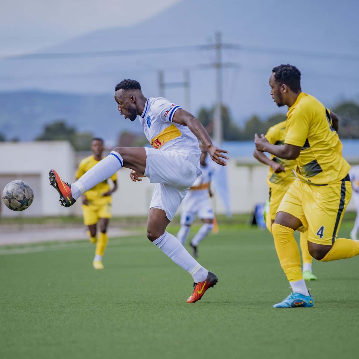 rayon_sports's tweet photo. #PNL #MARay
55’
Marines FC 1-2 Rayon Sports
#Gikundiro https://t.co/vwiktlcLyd
