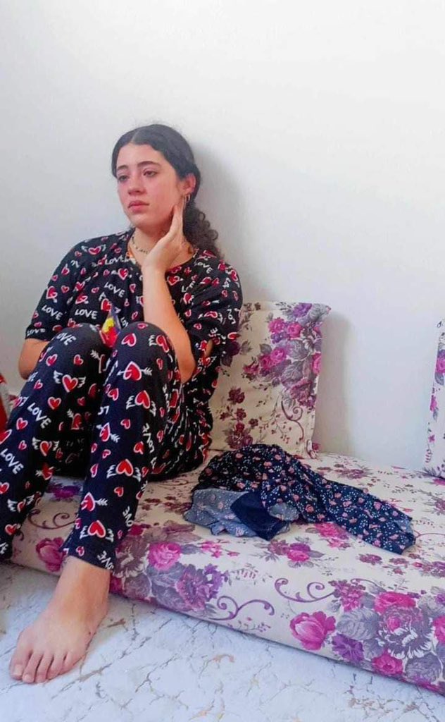 “ ياريتني رديت على امي واكلت ملوخيه “