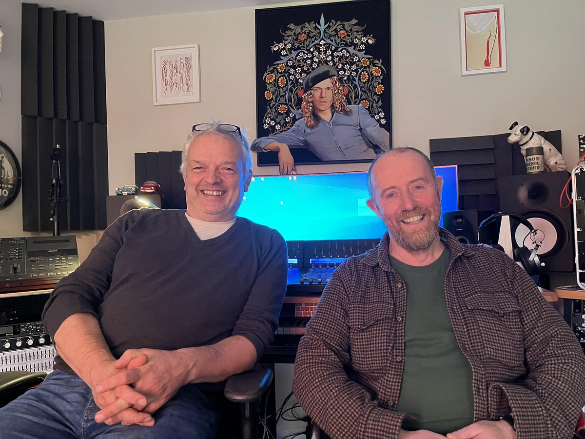 A couple of shoppers at <a href="/buddyholidai/">pete holidai</a>'s terrific Pilgrim Sounds Studio.
Labels, please feel free to make offers, we have new material😉