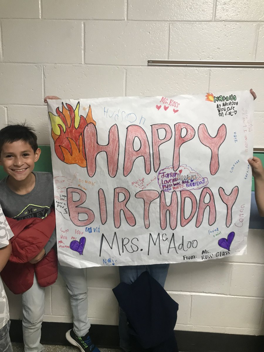 elirodgue's tweet photo. Feliz cumpleaños!!! Yo @mcadoo_erica  our principal !!! @HowardHallElem https://t.co/kawm9pVzJL