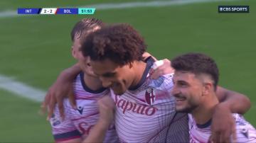Joshua Zirkzee calmly slots it past Yann Sommer ✨Bologna are back level. 👀