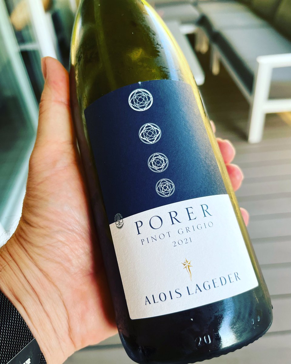JBVino's tweet photo. @friesekrullebol Cheers, tip voor je volgende pinot grigio👌 https://t.co/KikGbTzAmX