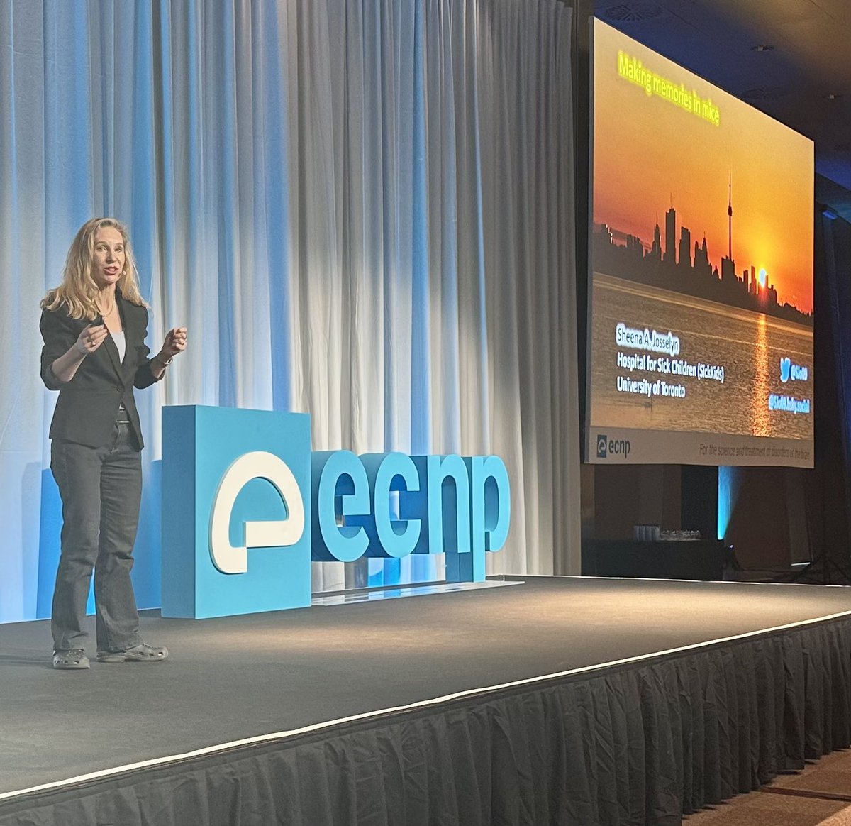 John F. Cryan tweet media