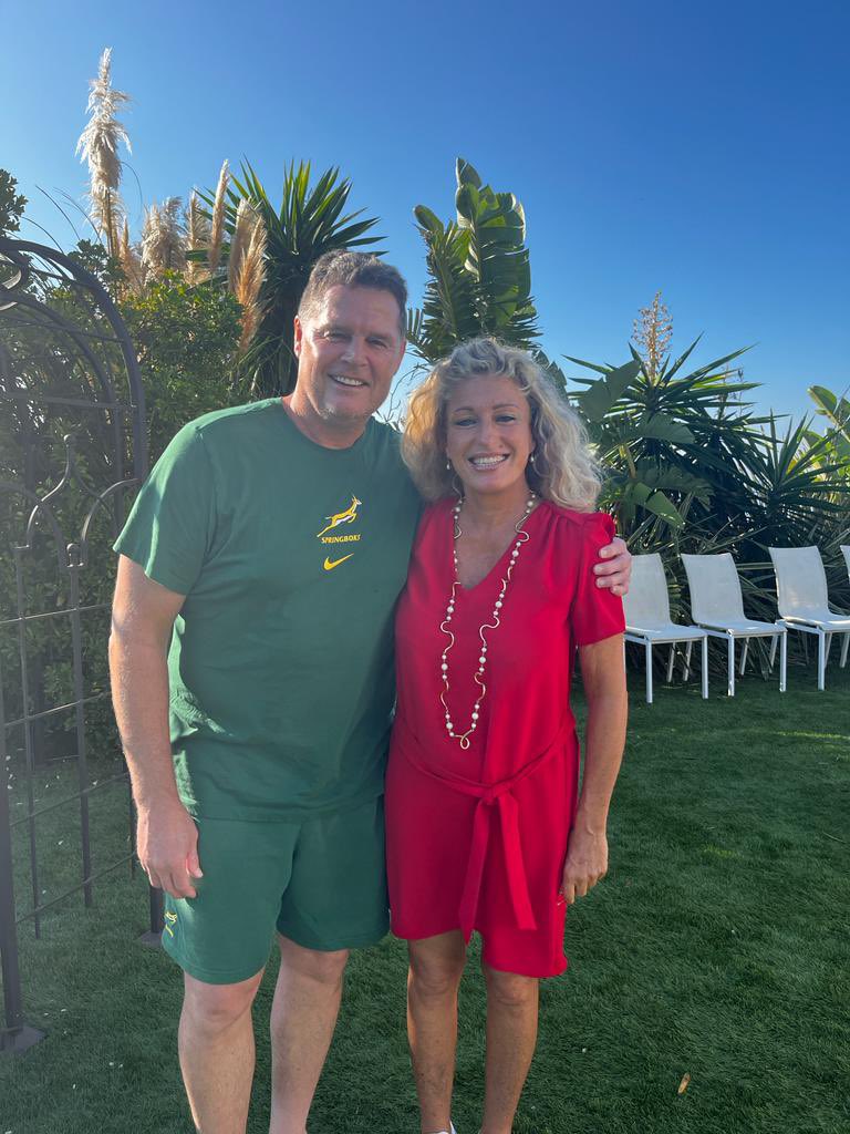 Johan Erasmus (@rassierugby) on Twitter photo Merci à Madame le maire de La Seyne sur Mer, Nathalie Bicais de nous avoir accueilli pendant notre séjour à Toulon
Baie dankie !! @nbicais
<a href="/laseynesurmer/">La Seyne-sur-Mer</a> Merci à Madame le maire de La Seyne sur Mer, Nathalie Bicais de nous avoir accueilli pendant notre séjour à Toulon
Baie dankie !! @nbicais
<a href="/laseynesurmer/">La Seyne-sur-Mer</a>