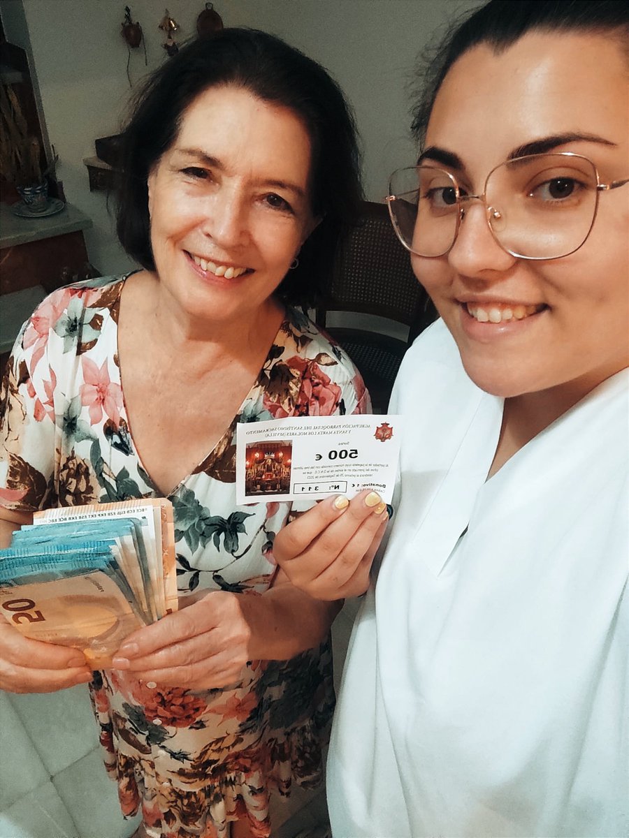 HdadSSantaMarta's tweet photo. #SorteodelMes | Entregado el premio del sorteo mensual valorado en 500€.
La afortunada del sorteo del mes de #septiembre fue N.H. Dña. Ana Estrada Coronilla, a quien agradecemos una vez más su constante colaboración. Igualmente deseamos agrecerle la donación de parte del premio https://t.co/Sx97eDr1Fb