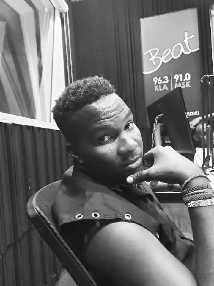damasco48being's tweet photo. Banae lero mulabe ku mwana eyali kataala we Luwero eyegombanga okubera star😃
Now see wea God has put him.
Isn't God so good
#Esaala
Damasco Ssesanga https://t.co/DysdCE7jj9