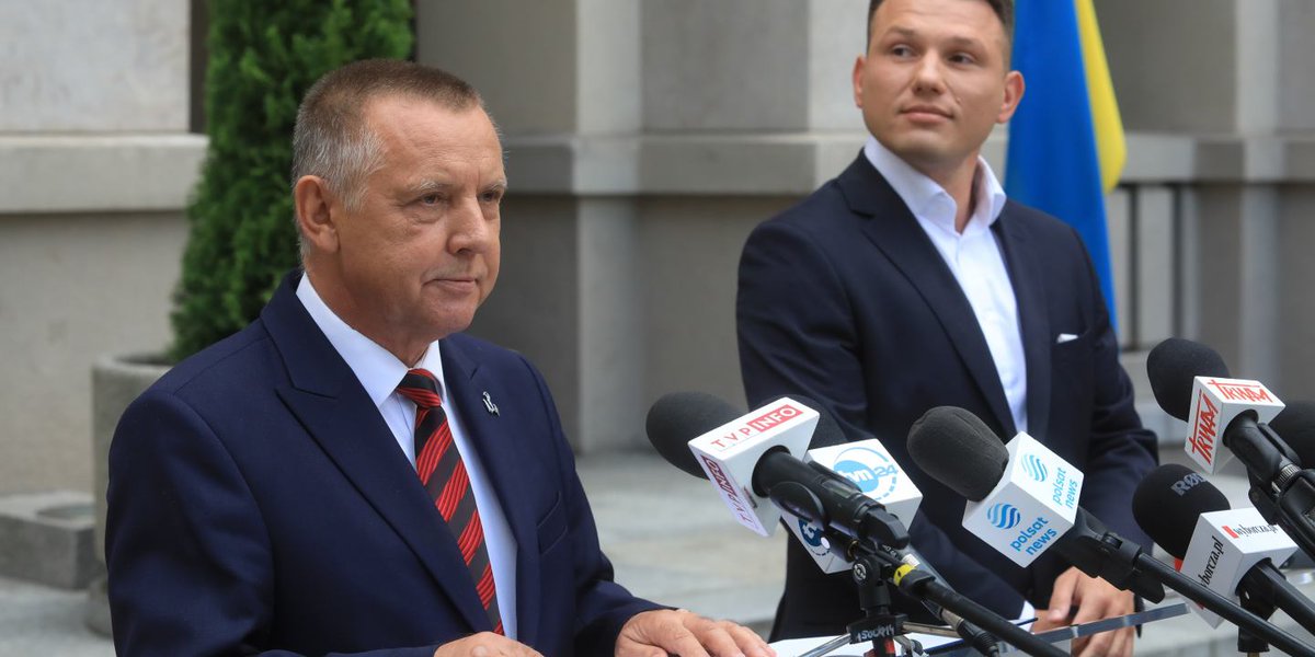 OKO.press (@oko_press) on Twitter photo NIK ogłasza: podali wadliwe szczepionki! Sprawdzamy: dowodów brak. A Konfederacja korzysta <a href="/Anna_Mierzynska/">Anna Mierzyńska</a> #NIK #szczepionki #Banaś #Konfederacja #PolishElectionWatch #wybory2023 #antyszczepionkowcy #okopress
pulse.ly/r7ux2p9r6e NIK ogłasza: podali wadliwe szczepionki! Sprawdzamy: dowodów brak. A Konfederacja korzysta <a href="/Anna_Mierzynska/">Anna Mierzyńska</a> #NIK #szczepionki #Banaś #Konfederacja #PolishElectionWatch #wybory2023 #antyszczepionkowcy #okopress
pulse.ly/r7ux2p9r6e