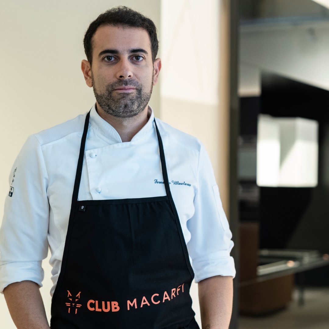 #GastronomiadeCanillas | El #ChivodeCanillas, protagonista en la presentación en Madrid del Club Macarfi con Fernando Villasclaras, de @RestElLago (1* Michelin). Fundado por los creadores de @Macarfi_Guide, este club propone experiencias gastronómicas y productos gourmet únicos.
