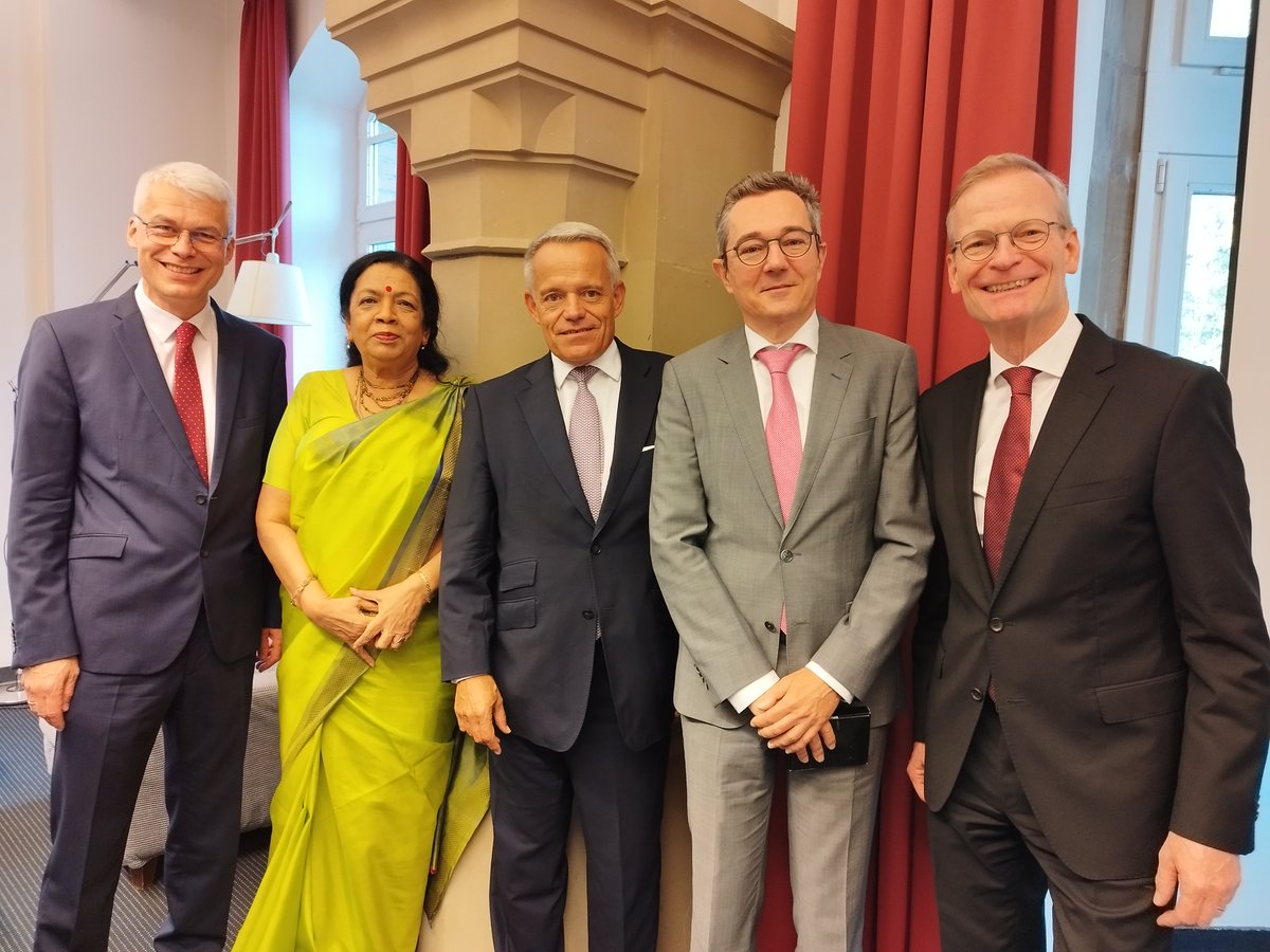 🌟Great News from the IRU GM! 🗳️ Guy Hoffmann from Banque Raiffeisen Luxembourg has been elected as new IRU President on Oct 6, succeeding Franky Depickere from Cera.
👏 Warmest congratulations to all elected members of the IRU Board of Directors!🎉More:
iru.de/iru-general-me…