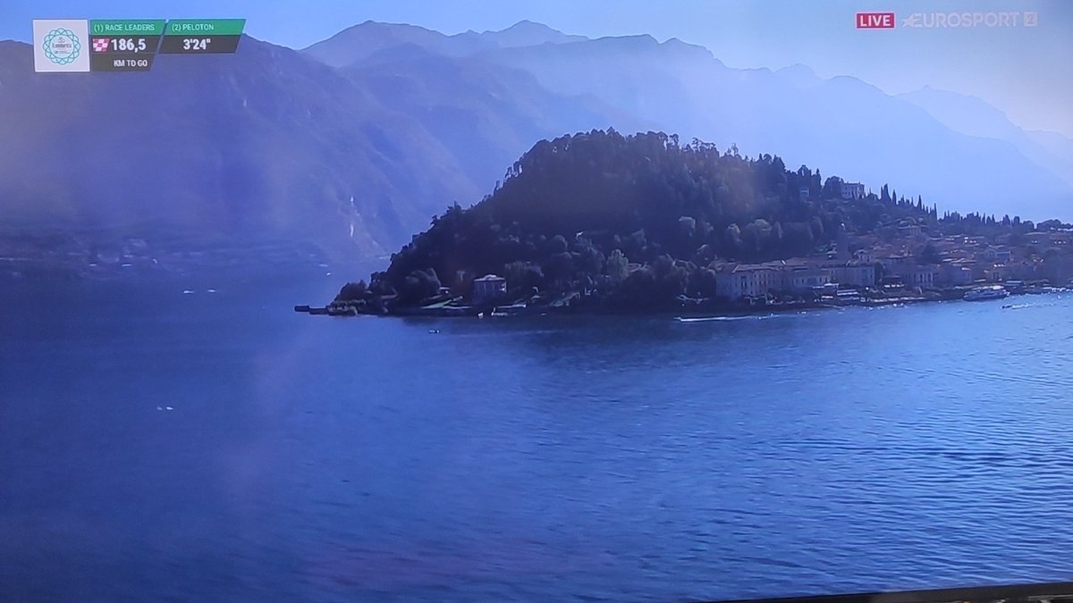 pablo_arufe's tweet photo. Naboo!! #ILombardia #LagodiComo #Acrossthestars https://t.co/ACA2Fa7t5E