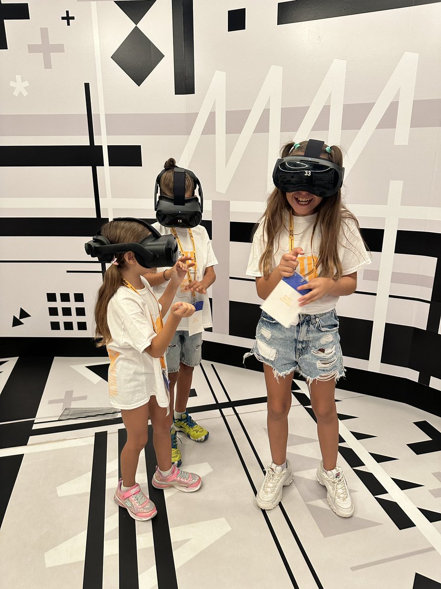 Espectacular la experiencia inmersiva dedicada a la emergencia climática!!💚♻️

#BCNTB10 #MyLlorey #InLloret2023
<a href="/bcnTB/">BCN Travel Bloggers</a> <a href="/lloretturisme/">Lloret Turisme</a> 
<a href="/Lloret_de_Mar/">Ajuntament de Lloret de Mar</a>