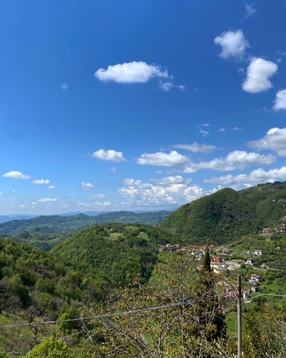 Buonguornk da Valrovina🤩
Vi ricordiamo inoltre che questo weekend e il prossimo si svolge la FESTA DEL MARON!☀️🌰  #visitbassano #visitvicenza #visitveneto #visititaly #bassanodelgrappa #valrovina #festadelmaronvalrovina #festadelmaron #iborghipiubelliditalia
