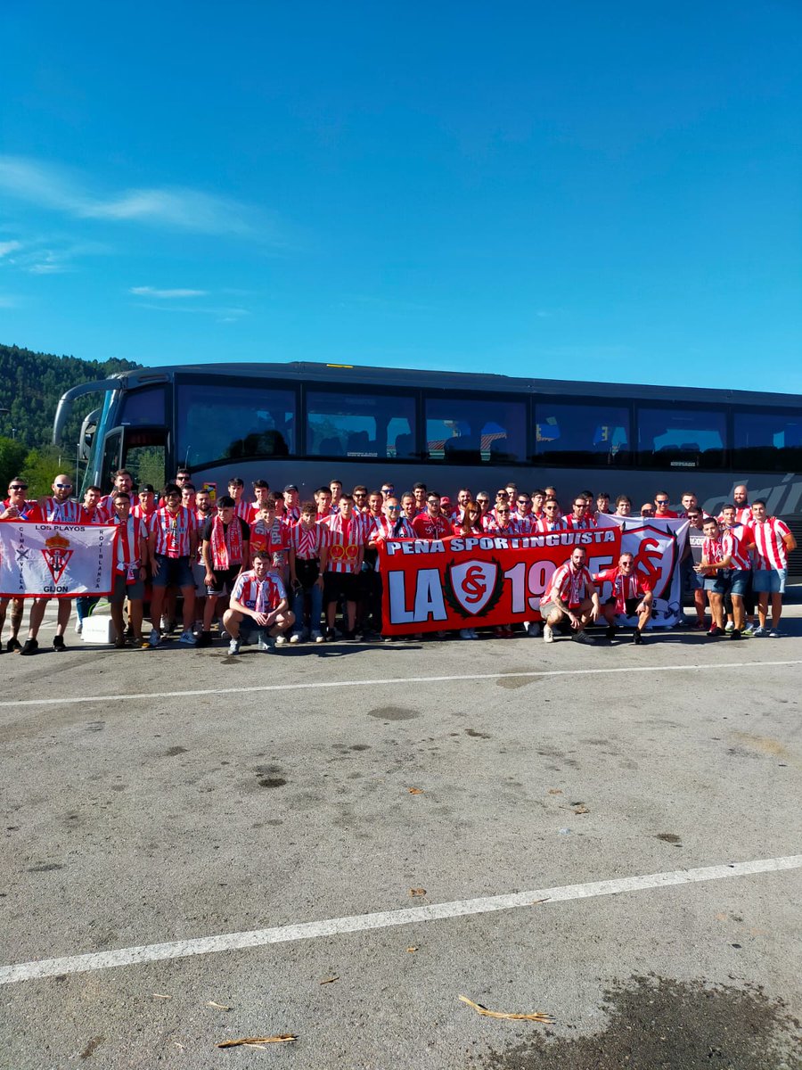 Ps_La1905's tweet photo. Una temporada más, siempre a tu lado! @RealSporting https://t.co/x5bsXbGZeV