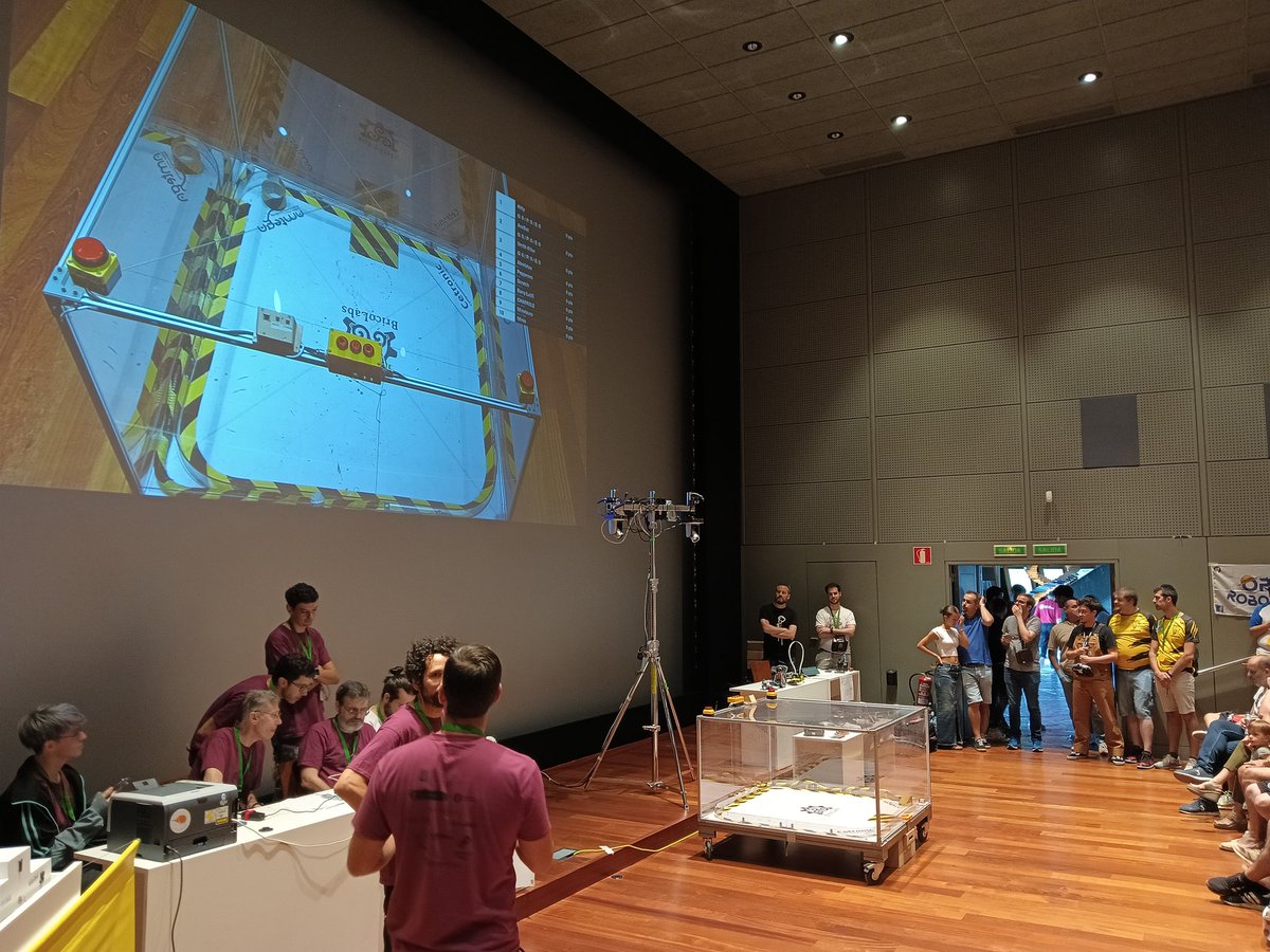 StradaEarhart's tweet image. Hemos venido a ver espectáculo!! #OSHWDem2023 🤘🤘🤘😎