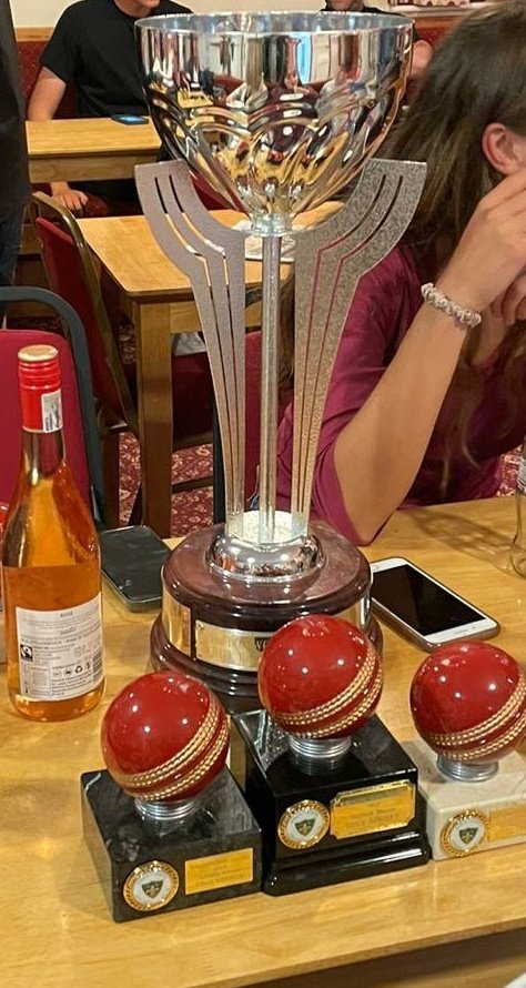 Well done to Wren Ladies Award winners! 👏🏆
Lucy Lindley Batting Award
Lucy Lindley Bowling Award
Lucy Lindley Players Player Award
Emma Wrightson Coaches Player Award 
Millie Gray/Holly Youdan Fielding Award
Millie Burns Rising Star Award 
Izzy Tolley Most Valuable Player Award