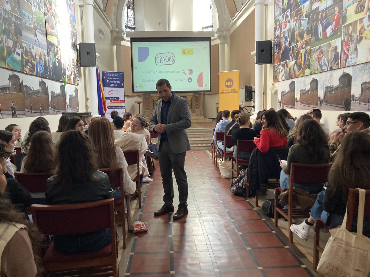 Jornada de formación presencial en <a href="/Canada_Blanch/">Instituto Español Vicente Cañada Blanch</a>. Es un placer recibir a much@s de l@s auxiliares de conversación de español que pasarán entre 6 y 8 meses en el Reino Unido. Recursos, materiales, herramientas TIC… <a href="/Schools_British/">British Council Schools</a> <a href="/AccEducativaExt/">Acción Educativa Exterior</a>