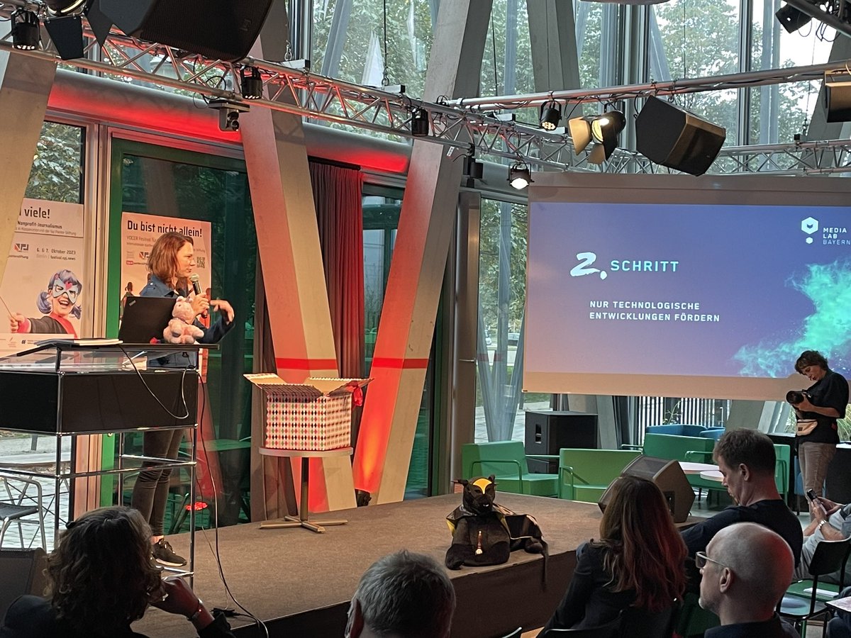 sdp's tweet photo. The talk @Luisante is giving right now at the @VoiceOfVocer @panterstiftung nonprofit journalism festival is a) an absolute banger, b) one that should be given at every #journalism and #funding or #philanthropy festival and conference this year. #realtalk 

A preview: https://t.co/QNfjdepLt2