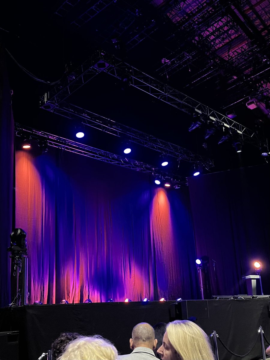 OneAutoGarage's tweet image. Incredible @rickygervais gig last night. So funny! Even funnier watching my wife trying not to laugh cause she felt bad for laughing 🤣😆😂 Genius!!